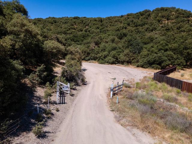 71418 Jolon Road, Bradley CA: https://media.crmls.org/mediaz/b1bb78f0-1913-421e-8730-1bbc85f0dbf6.jpg
