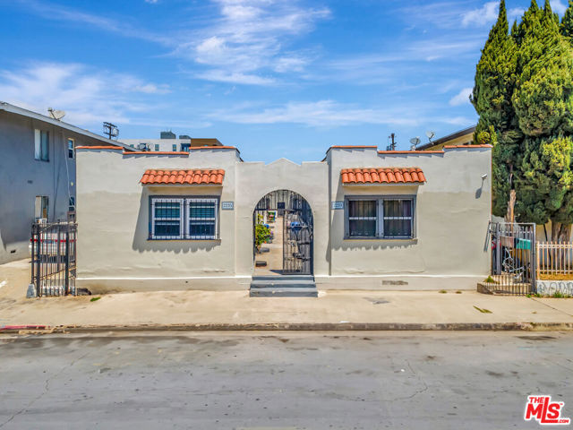 2233 W 14th Street, Los Angeles CA: https://media.crmls.org/mediaz/b1bb95ce-5a8d-44f5-ad9f-9904e475f5fc.jpg