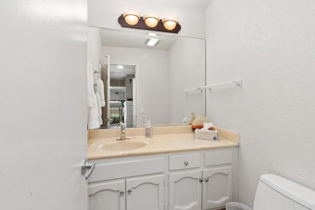 Detail Gallery Image 14 of 60 For 757 Ocean Surf Dr, Solana Beach,  CA 92075 - 3 Beds | 2/1 Baths