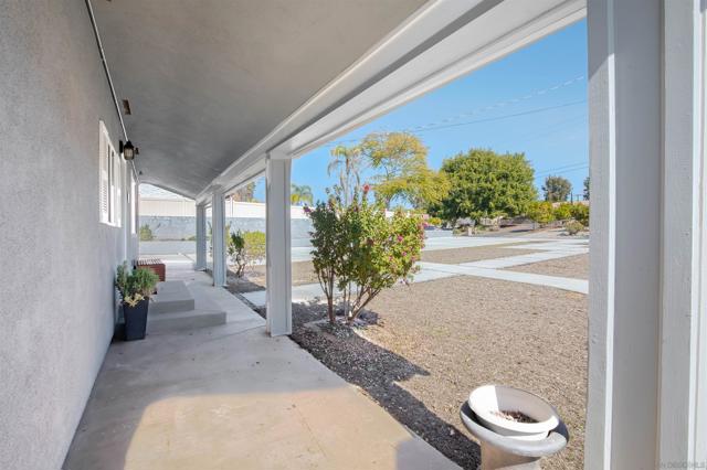 1996 Rohn Rd, Escondido CA: https://media.crmls.org/mediaz/b1bd5f48-04f5-4d9f-a73b-dc14cd626beb.jpg