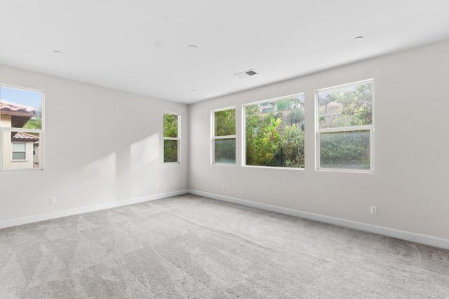 Detail Gallery Image 16 of 30 For 441 Adobe Estates Dr, Vista,  CA 92083 - 6 Beds | 3/1 Baths