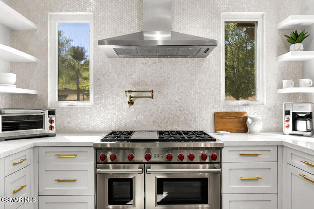 5715 Calais Court, Calabasas CA: https://media.crmls.org/mediaz/b1bdec45-27ee-4dc2-af5c-06cdfa21c38c.jpg