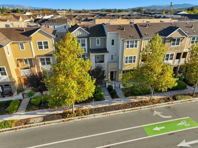 172 E Main Avenue, Morgan Hill CA: https://media.crmls.org/mediaz/b1be2192-9521-4d0a-a256-7a0beb5062a9.jpg