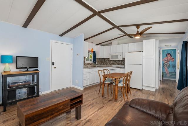 1549 N Vulcan Ave, Encinitas CA: https://media.crmls.org/mediaz/b1be4f24-7f54-4653-8683-f14f6e6a1488.jpg