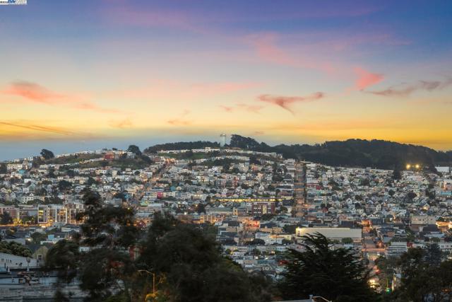 471 JOOST AVENUE, San Francisco CA: https://media.crmls.org/mediaz/b1bfe62c-37e2-4502-8caf-ae63d53169f2.jpg