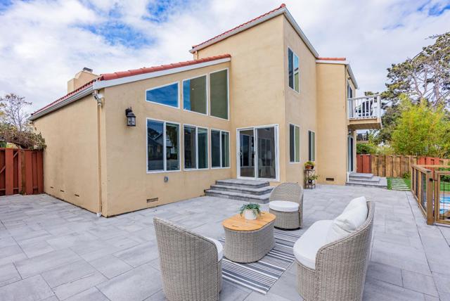 370 Sailfish, Foster City CA: https://media.crmls.org/mediaz/b1bfee22-9af9-4ab9-aa72-c449419a1f26.jpg