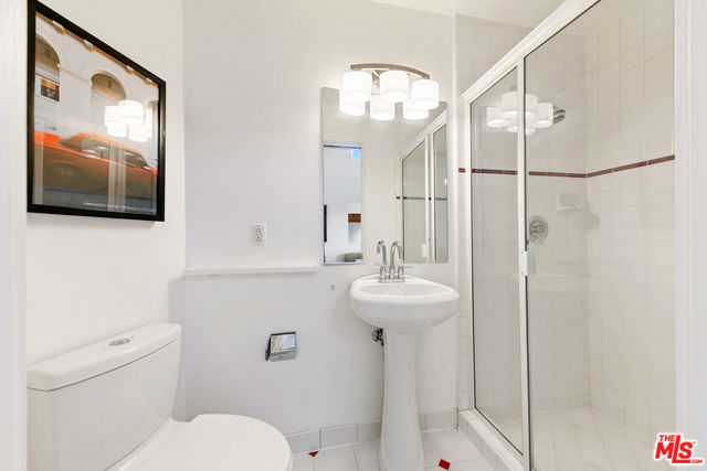 6969 Woodrow Wilson Drive, Los Angeles CA: https://media.crmls.org/mediaz/b1bff0c6-9199-43e2-9050-f5b7585f755a.jpg