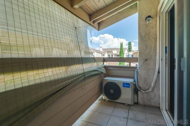 1737 Melrose Ave, Chula Vista CA: https://media.crmls.org/mediaz/b1c033a2-4961-4b29-9c6d-d8918945bb98.jpg