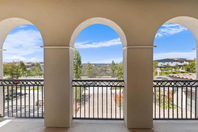 6183 Summit Crest Circle, San Diego CA: https://media.crmls.org/mediaz/b1c052de-bfa2-408c-982e-38e5cd6d954d.jpg