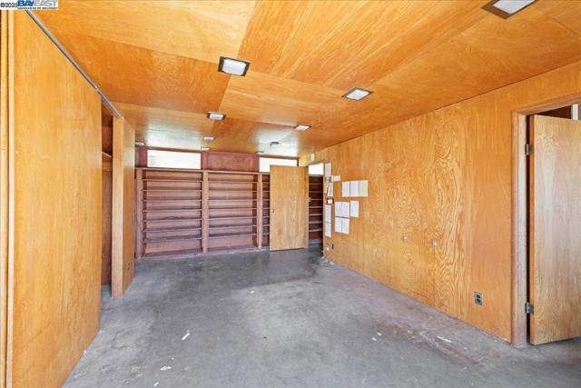 6400 Mines Rd, Livermore CA: https://media.crmls.org/mediaz/b1c0f144-2a59-4576-a3af-ee84f24e4b39.jpg