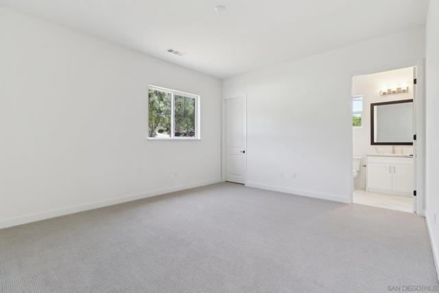 2745 Alexander Dr, Escondido CA: https://media.crmls.org/mediaz/b1c1a827-2871-46ff-ac89-5628ad758078.jpg