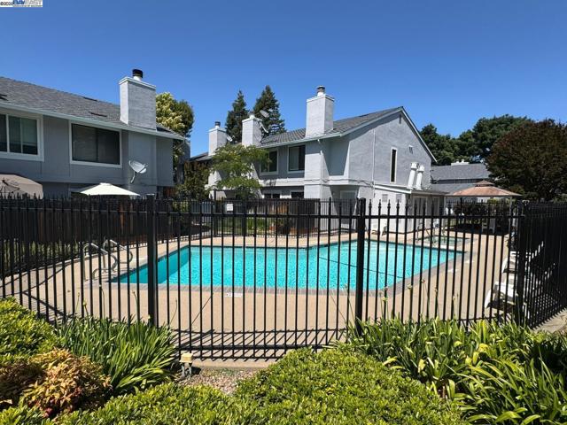 373 Pantano Circle, Pacheco CA: https://media.crmls.org/mediaz/b1c1bcff-3cb2-4e16-acb6-1706bab2d6db.jpg