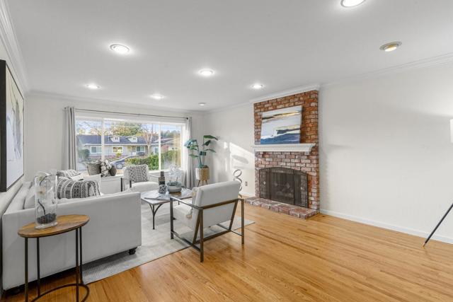 2741 Doverton Square, Mountain View CA: https://media.crmls.org/mediaz/b1c1fc8d-82fa-4e23-9fcd-fab51ed3ed1b.jpg
