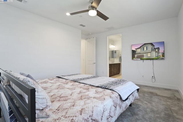 1205 S Ross Ct, Mountain House CA: https://media.crmls.org/mediaz/b1c258ef-bc39-49fe-abed-cef934ce1498.jpg