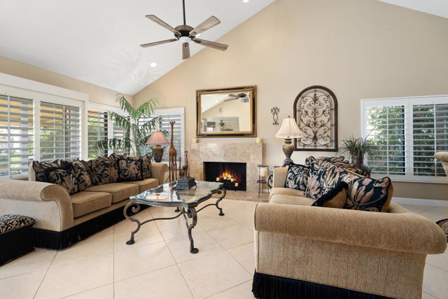 9 Acapulco Drive, Palm Desert CA: https://media.crmls.org/mediaz/b1c2a063-8b86-4aa0-ab9c-d20a15dc2510.jpg