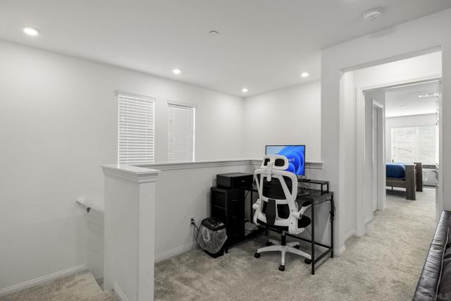 532 Enzo St, Lake Elsinore CA: https://media.crmls.org/mediaz/b1c31187-195c-4fbf-970d-a42afe27106d.jpg