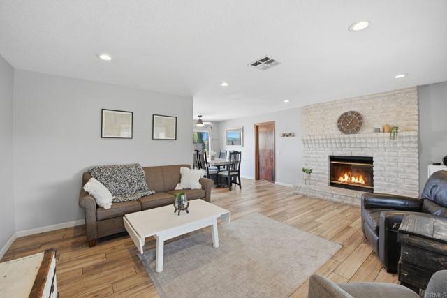 Detail Gallery Image 7 of 33 For 37875 Sage Rd, Hemet,  CA 92544 - 3 Beds | 2 Baths