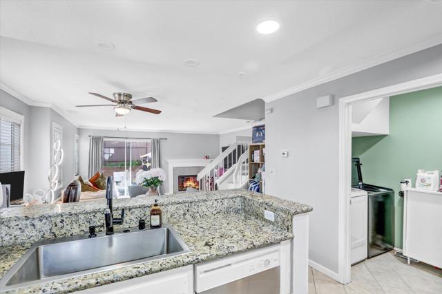 Detail Gallery Image 10 of 27 For 2102 Kings View Cir, Spring Valley,  CA 91977 - 2 Beds | 2/1 Baths