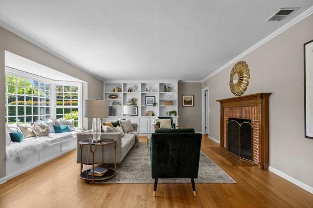 4040 Valente Court, Lafayette CA: https://media.crmls.org/mediaz/b1c3fe39-1fdb-4abd-ab0f-22e367847846.jpg