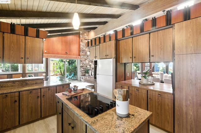 3112 View Drive, Antioch CA: https://media.crmls.org/mediaz/b1c5aea2-c522-4027-867c-e2d981461219.jpg