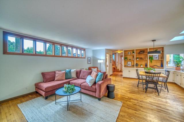 9013 Rhodes Avenue, Aptos CA: https://media.crmls.org/mediaz/b1c5f5bd-1220-4b29-ab0c-063a58c7f020.jpg