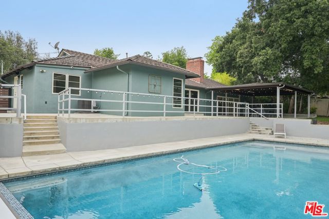 240 Oakhurst Lane, Arcadia CA: https://media.crmls.org/mediaz/b1c7c3a4-4759-4383-83fb-3d12c9611a6a.jpg