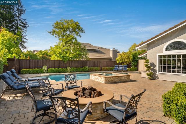 2060 Canyon Crest Ave, San Ramon CA: https://media.crmls.org/mediaz/b1c7d4d3-c78d-456d-88be-6a3da2388370.jpg