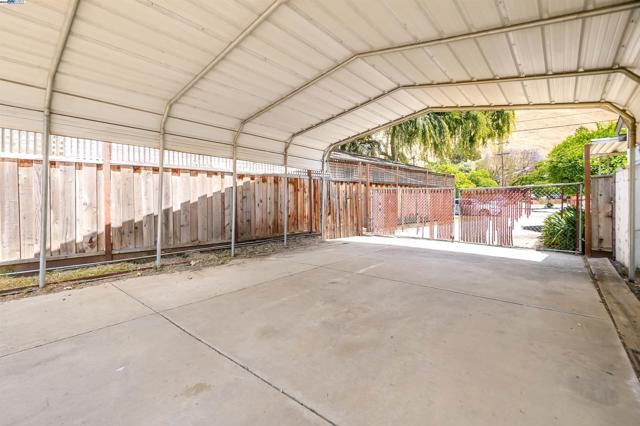 745 Wasatch Dr, Fremont CA: https://media.crmls.org/mediaz/b1c86e98-0425-4cfc-9ce3-b76f5822f136.jpg