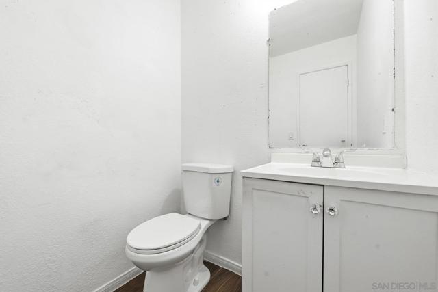 1225 N Broadway, Escondido CA: https://media.crmls.org/mediaz/b1c8d75b-6419-4ff3-a5bf-5af9021eda8a.jpg