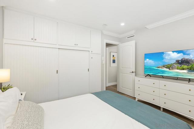 850 856 Olive Avenue, Coronado CA: https://media.crmls.org/mediaz/b1c9d85d-eea8-4c79-b42f-730db3f47ec1.jpg
