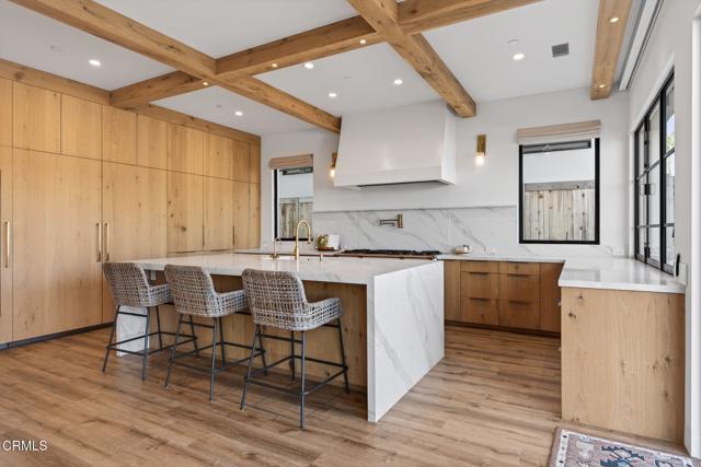 Detail Gallery Image 12 of 70 For 1305 Beachmont, Ventura,  CA 93001 - 4 Beds | 4 Baths