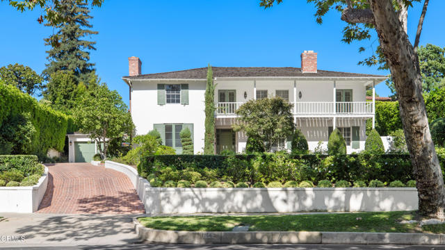 1184 Arden Road, Pasadena CA: https://media.crmls.org/mediaz/b1cb86ef-ea98-47c9-8c6a-dc58cccfa7ef.jpg