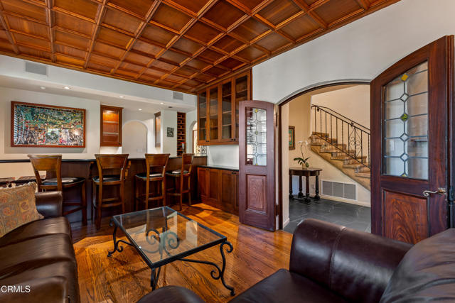 5321 Alta Canyada Road, La Canada Flintridge CA: https://media.crmls.org/mediaz/b1cb90af-0277-4b2f-a0e8-845db930f8d0.jpg
