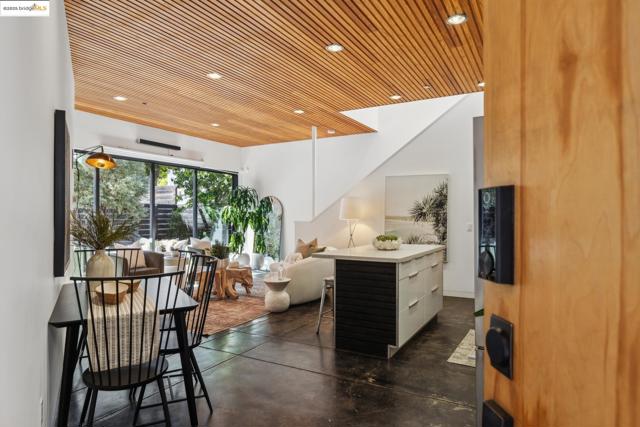2010 9th St, Berkeley CA: https://media.crmls.org/mediaz/b1cc7874-e96b-4929-9ce2-4af571537827.jpg