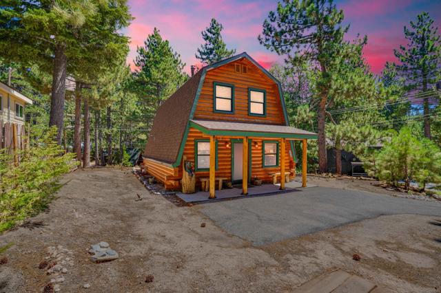 33382 Squirrel Dr, Green Valley Lake CA: https://media.crmls.org/mediaz/b1ccf39a-bc43-4c40-910a-7078ded067d4.jpg