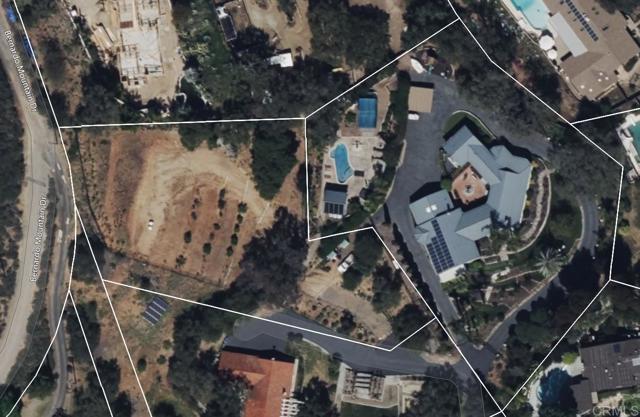 713 Quiet Hills Farm Road, Escondido CA: https://media.crmls.org/mediaz/b1cd4ad1-cf11-43d2-955c-cf4e2a8cd180.jpg