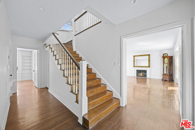 2411 St George Street, Los Angeles CA: https://media.crmls.org/mediaz/b1ce1865-7494-4c8d-b363-4a4fd073d9b0.jpg