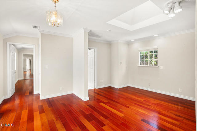 4841 Crown Avenue, La Canada Flintridge CA: https://media.crmls.org/mediaz/b1ce41df-7161-40ba-acd3-fe081ff7dbdd.jpg
