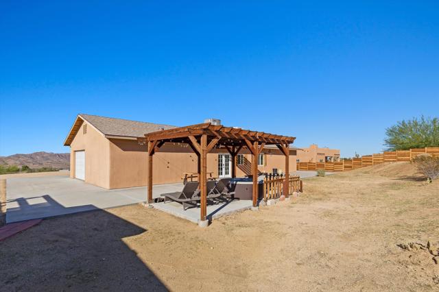 60377 Pueblo Trail, Joshua Tree CA: https://media.crmls.org/mediaz/b1ce8be3-1bca-41a5-bd87-2c7886bc0f68.jpg