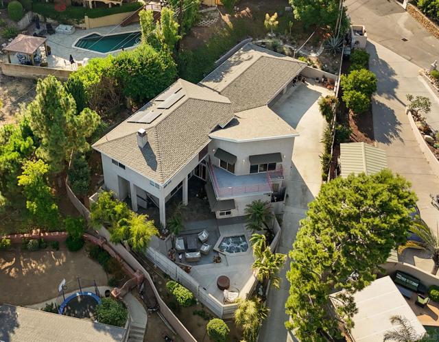 10164 Vivera Dr, La Mesa CA: https://media.crmls.org/mediaz/b1cf1260-f4c8-422d-819f-681b3643c64c.jpg