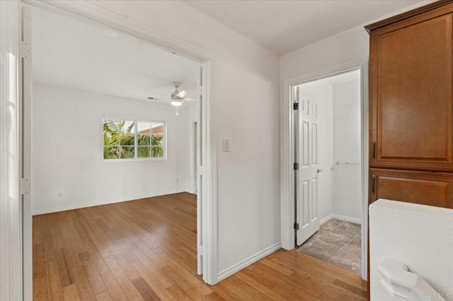 4772 Gateshead Road, Carlsbad CA: https://media.crmls.org/mediaz/b1cf98c0-2832-4ade-a535-3dda9efa91a6.jpg