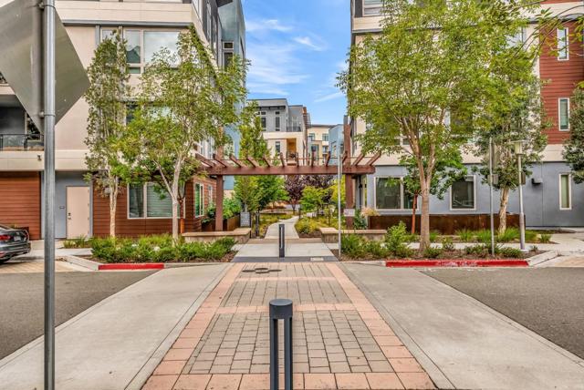 769 Eppleton Lane, Foster City CA: https://media.crmls.org/mediaz/b1cfdf64-32e9-48b5-a0ac-6c00b053ec26.jpg