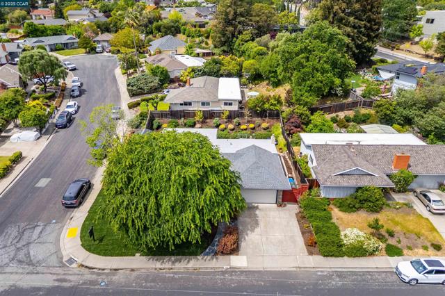 438 Odin Dr, Pleasant Hill CA: https://media.crmls.org/mediaz/b1d03e22-0c4b-4dd3-bd28-1278c696a8ed.jpg