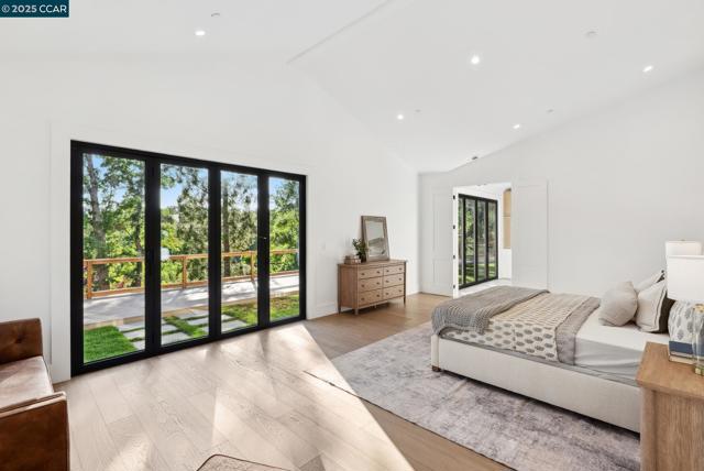 17 Julianne Ct, Walnut Creek CA: https://media.crmls.org/mediaz/b1d1b719-4a75-43f5-8c00-283f99701175.jpg