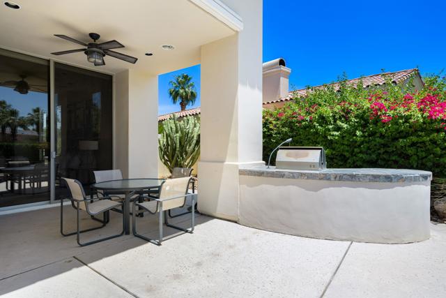 945 Hawk Hill Trail, Palm Desert CA: https://media.crmls.org/mediaz/b1d2c182-9993-4900-9765-af92df336329.jpg