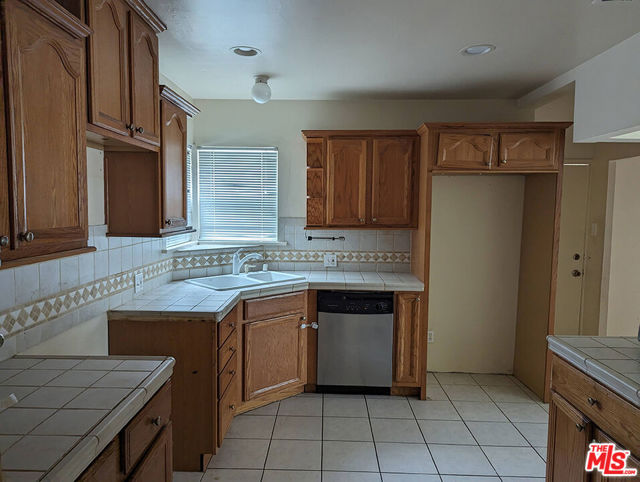 1031 North Valley Street photo 6