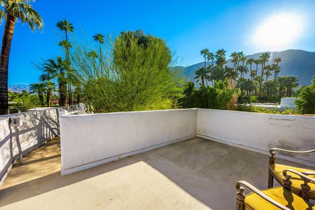 365 Camino Norte, Palm Springs CA: https://media.crmls.org/mediaz/b1d3c105-96a3-4e57-ae15-7d66d45aa67b.jpg
