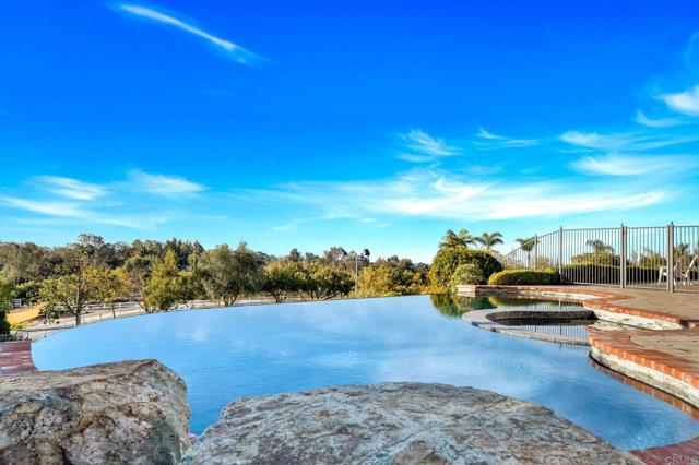 3401 Adams Run, Encinitas CA: https://media.crmls.org/mediaz/b1d3f138-52ee-4a8f-9edb-f28ffacfe3e6.jpg