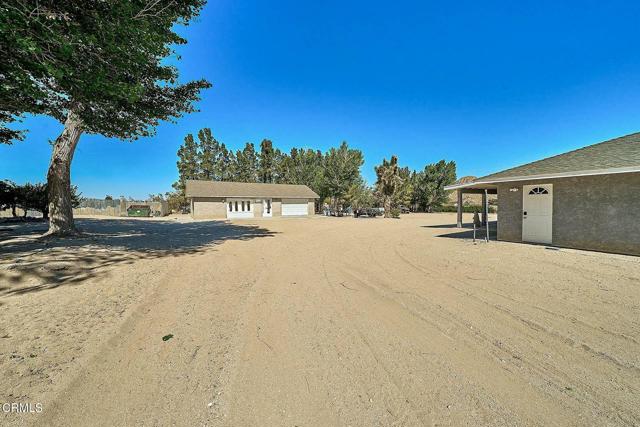 Detail Gallery Image 5 of 46 For 10298 Custer Ave, Lucerne Valley,  CA 92356 - 5 Beds | 2/1 Baths