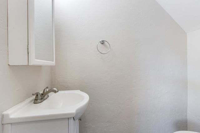 1810 Queen Victoria Way, San Jose CA: https://media.crmls.org/mediaz/b1d46f58-a048-423a-a166-454b3f047403.jpg